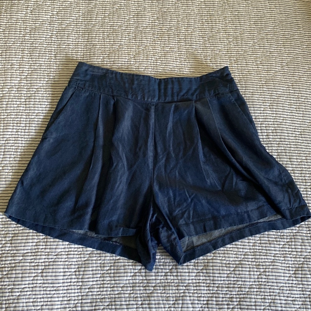 1. State Flowy Chambray Short Size M